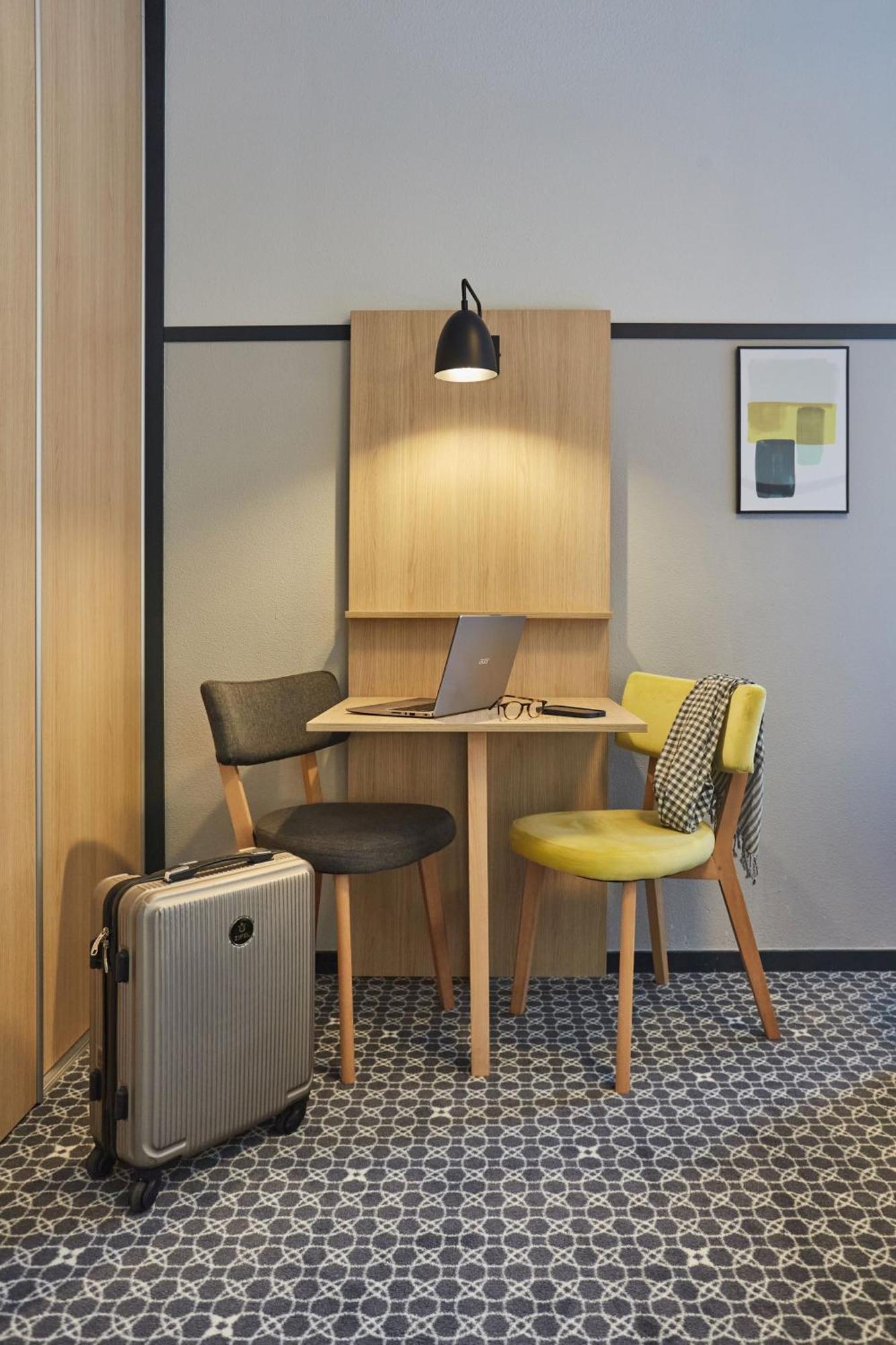 Appart'Hotel Odalys City - Bioparc Lyon Est Exterior foto